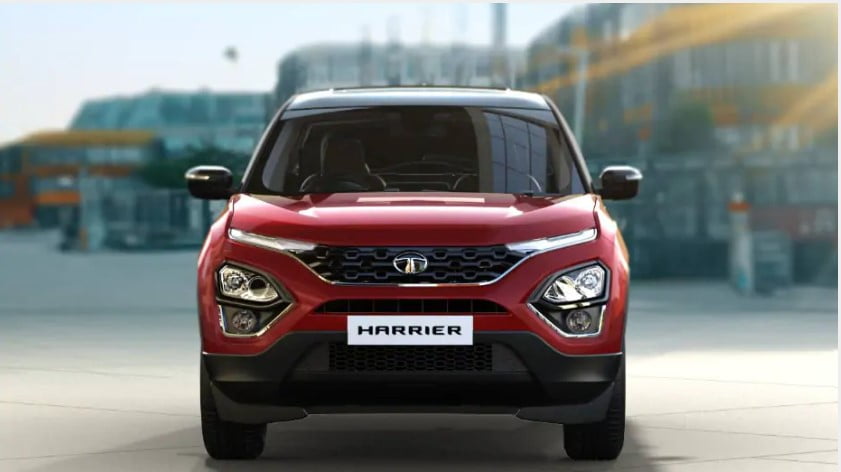 2020 Tata Harrier's skid plate color matched with bumper while 2021 tata Safari uses silver color skid plate