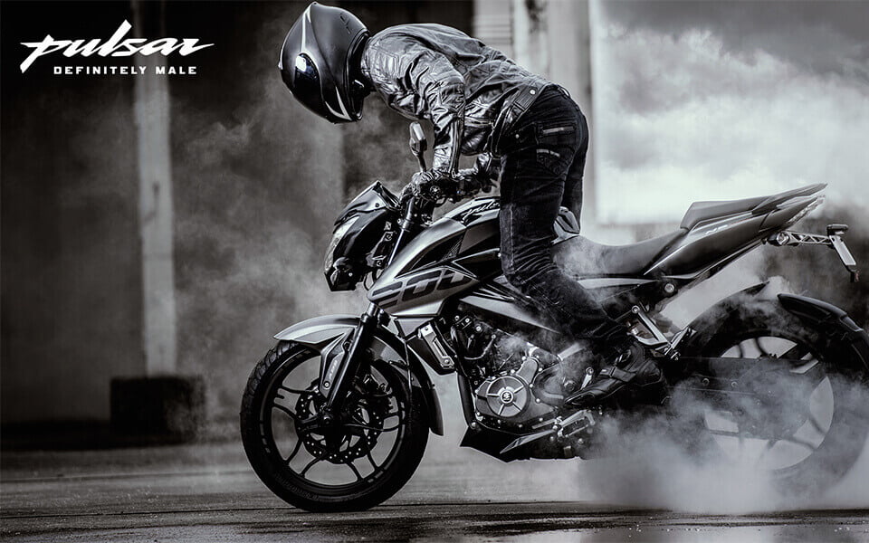 With launch of Pulsar 200 NS, Bajaj gave a tough competition to Suzuki Gixxer and Yamaha FZ series.