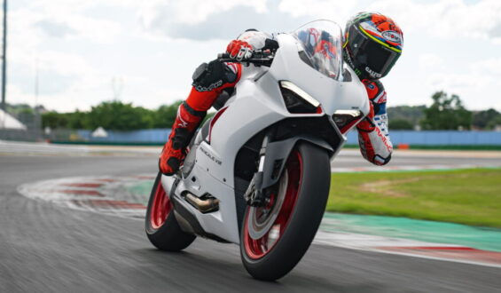 Ducati Panigale V series: Power bike series with Racing DNA