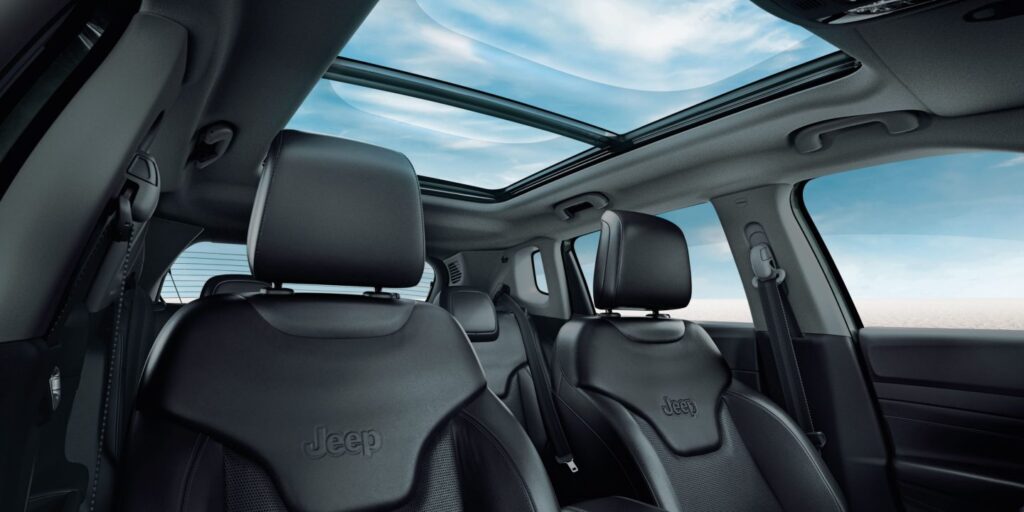 Jeep compass Panoramic sunroof