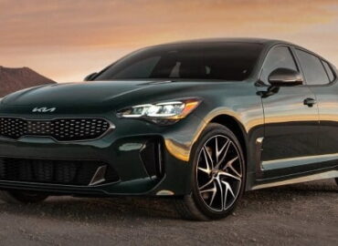 2022 Kia Stinger sports sedan specs, features, variants, and price