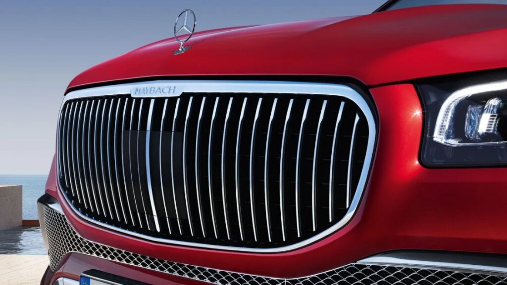 GLS 600 4MATIC front vertical radiator grille.