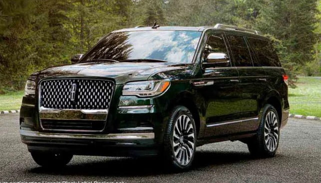 2022 Lincoln Navigator - with new signature grille.