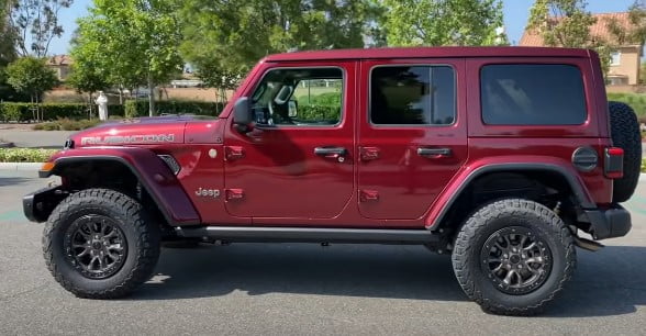 Jeep Wrangler Rubicon 392 - Four doors with one-touch open soft roof
