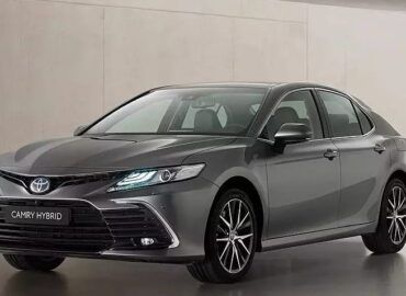 2022 Toyota Camry Hybrid specs, features, and price