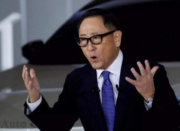 Toyota chief urges Japan govt support in meeting with PM on climate transition