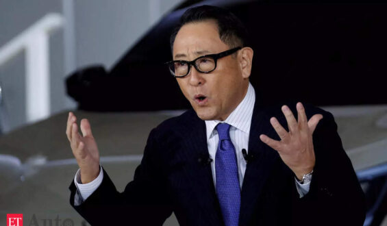 Toyota chief urges Japan govt support in meeting with PM on climate transition