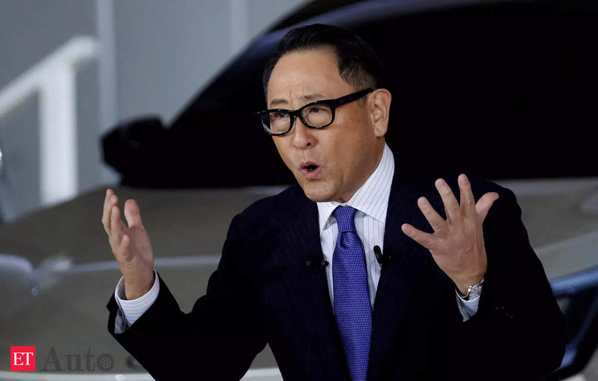 Toyota chief urges Japan govt support in meeting with PM on climate transition