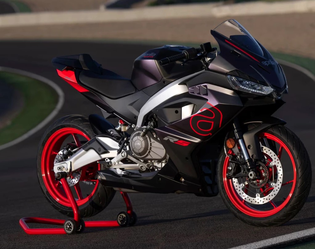 Aprilia RS 457 in Prismatic Dark