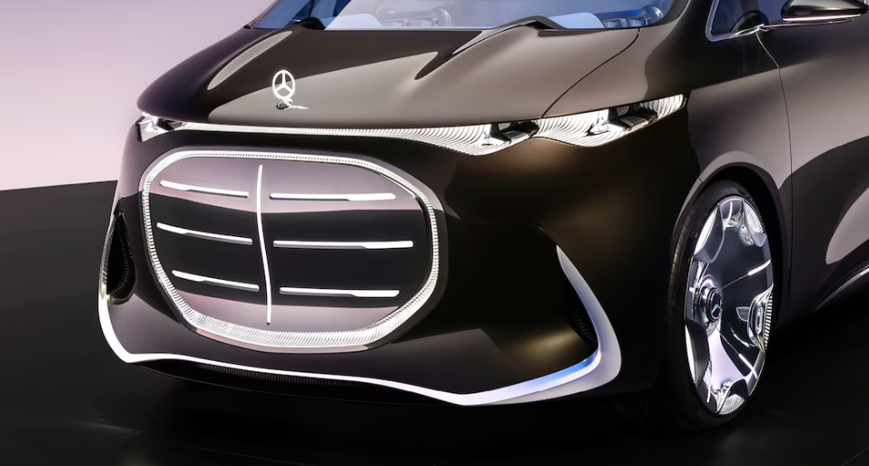 Illuminated Mercedes logo on Vision V concept.