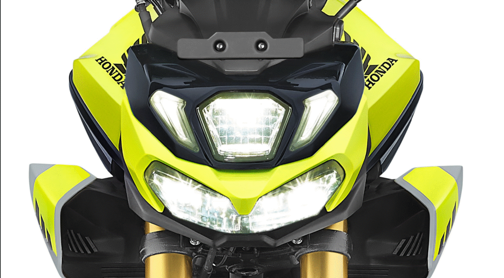 Twin-LED head lamp of Honda CB 125 hornet